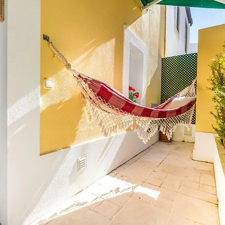 Apartamento Patio Da Rainha A By Nook Estoril