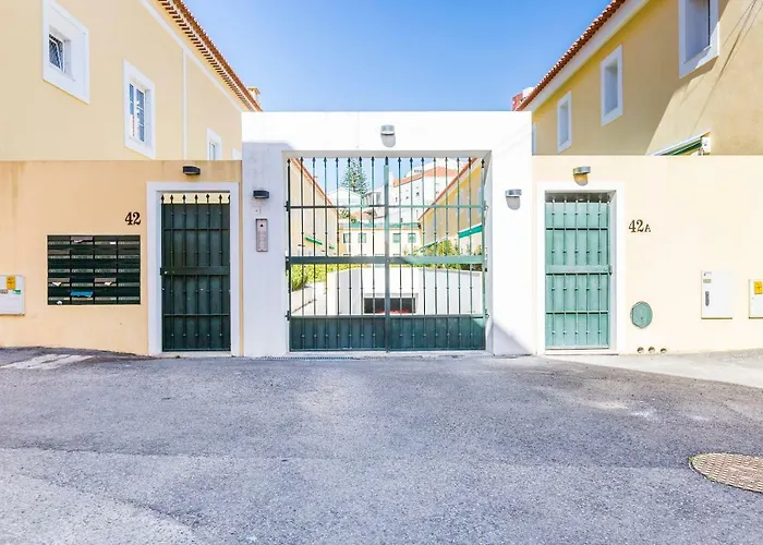 Patio Da Rainha A By Nook Daire Estoril