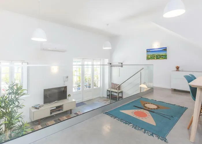 Patio Da Rainha A By Nook Daire